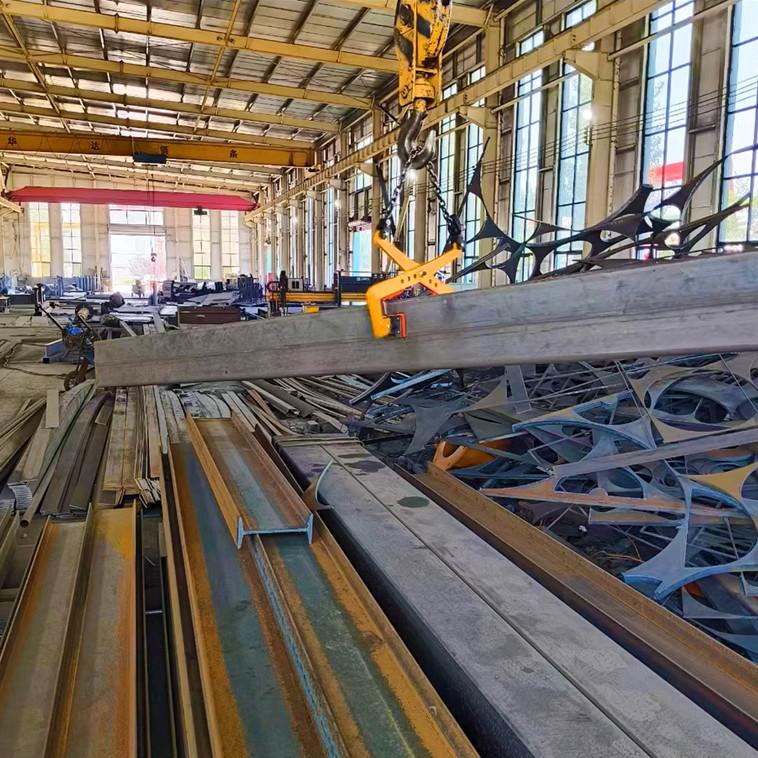 不建议用吊夹吊装铁管